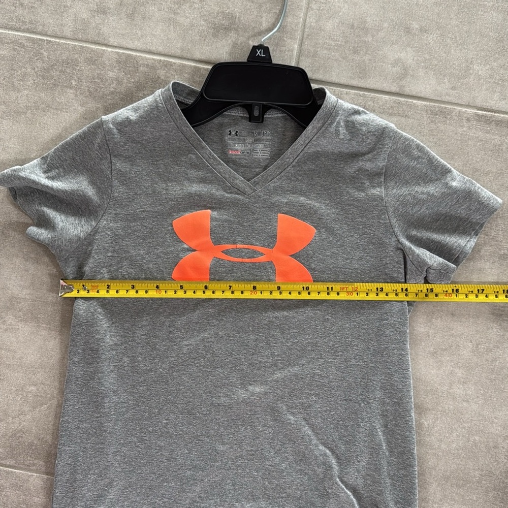 Under Armour Girl's Gray/Orange  V-Neck Short Sleeve Loose Fit Shirt - YSM - Picture 7 of 7